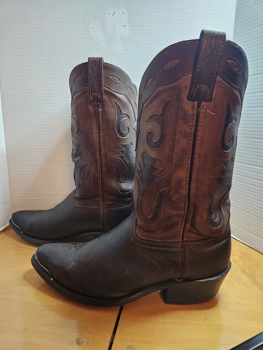 Classic Brown Leather Western Cowboy Boots - Men